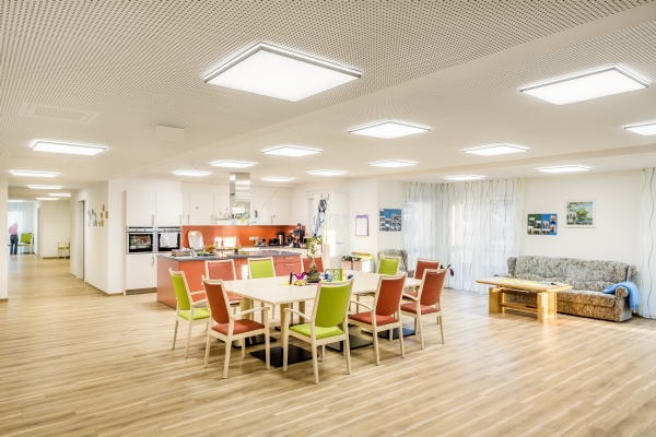 Comfortable indoor lighting – living and working with appropriate task and ambient light